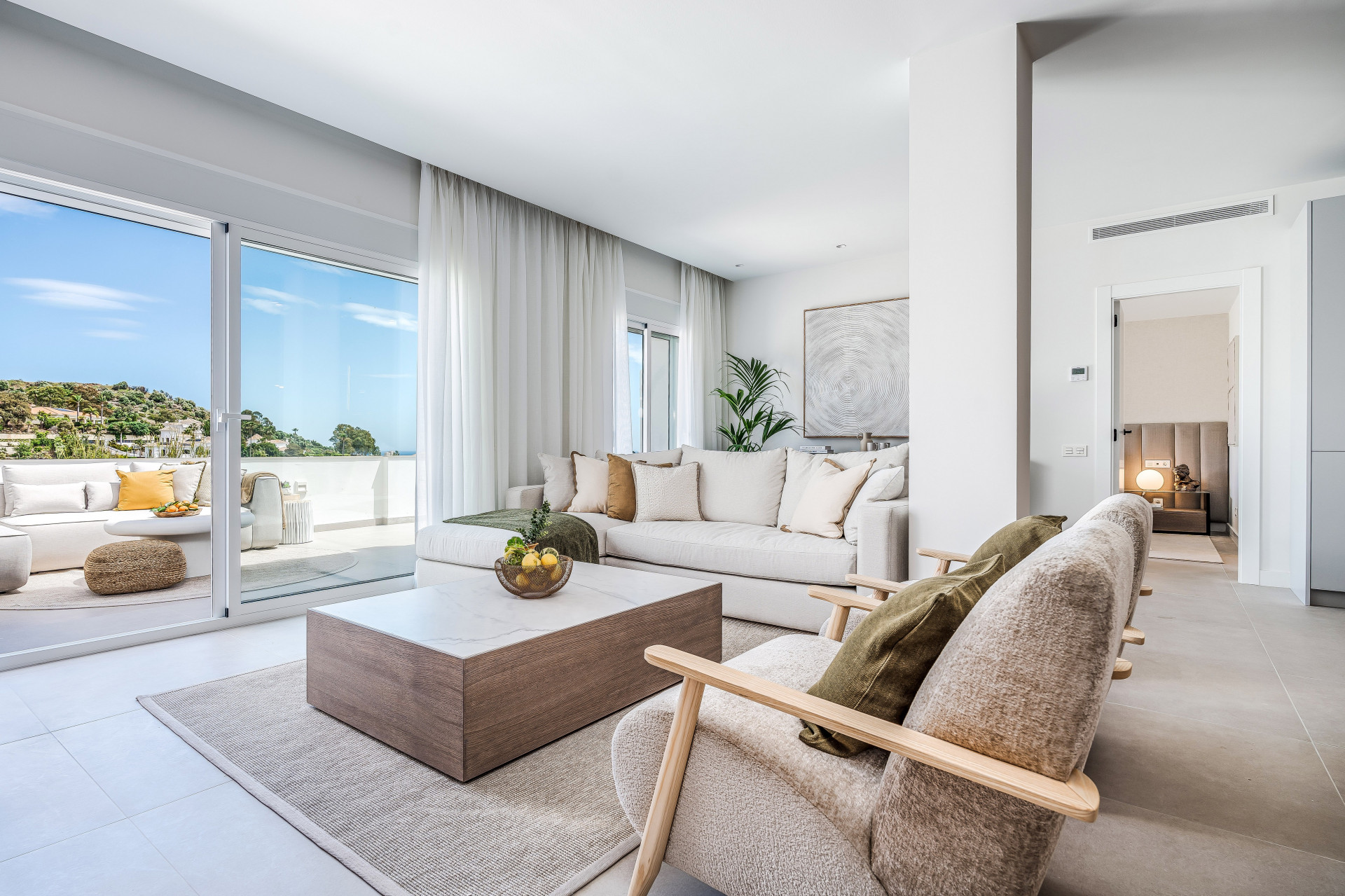 Gerenoveerd 3-slaapkamer appartement met panoramisch uitzicht op zee, golf en bergen